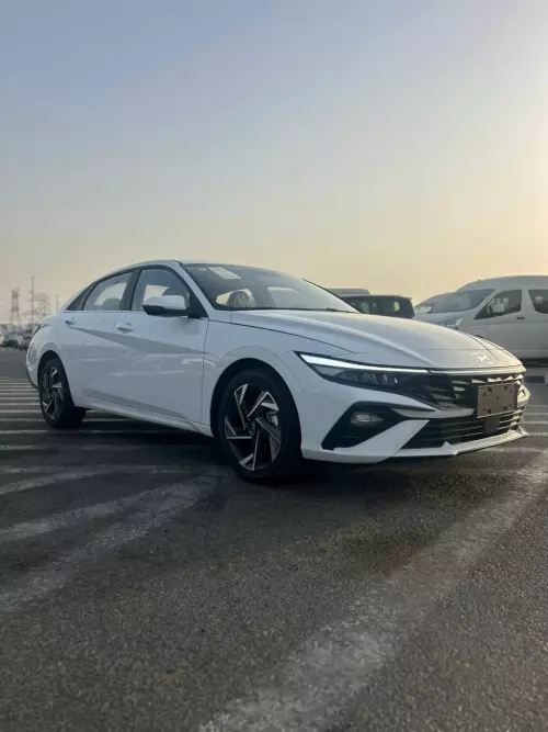  Hyundai Elantra Elite 2025 Model Year White Exterior Chinese specs 