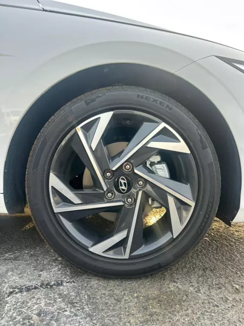  Hyundai Elantra Elite 2025 Model Year White Exterior Chinese specs 