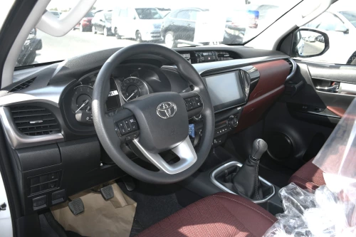 Toyota hilux SR.5 2.7L Petrol 2025 Model Year White Exterior 