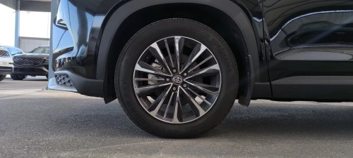 Toyota Grand Highlander 2.5L Hybrid 2025 Model Year Black Color Exterior 