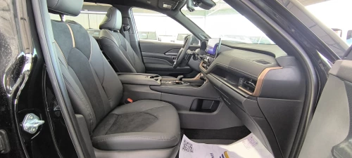 Toyota Grand Highlander 2.5L Hybrid 2025 Model Year Black Color Exterior 