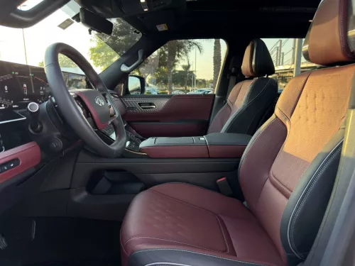 Infiniti QX80 Luxury 5.6L V8 2025 - Grey Exterior - Carsooq