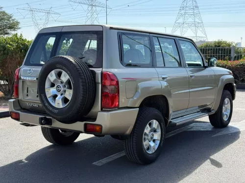 Nissan Patrol Safari 4.8L VTC 2017 - Gold Color Exterior - Carsooq