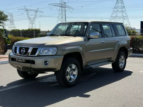 Nissan Patrol Safari 4.8L VTC 2017 - Gold Color Exterior - Carsooq