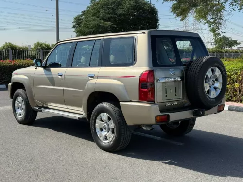 Nissan Patrol Safari 4.8L VTC 2017 - Gold Color Exterior - Carsooq