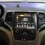 Jeep Grand Cherokee Limited 3.6L V6 2014 - Black - Carsooq - Thumbnail 16