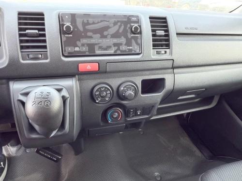 Toyota Hiace Standard Roof 15-Seater 2.7L 2025 -Old Shape - White - Carsooq