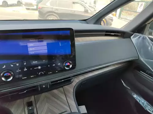 Lexus LM350h VIP 4-Seater 2.5L Hybrid 2025 - Black - Carsooq