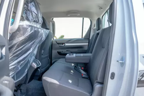 Toyota Hilux SR.5 2.4L Diesel 2025 - Automatic - White - Carsooq