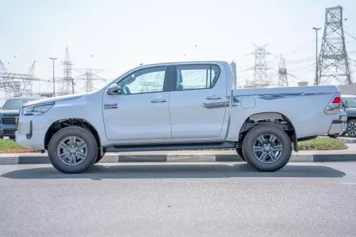 Toyota Hilux SR.5 2.4L Diesel 2025 - Automatic - White - Carsooq