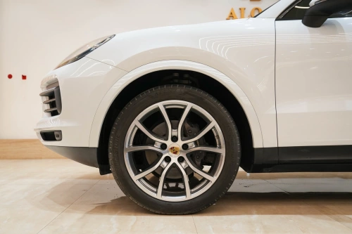 Porsche Cayenne 3.0L Petrol 2019 - White Exterior - Carsooq