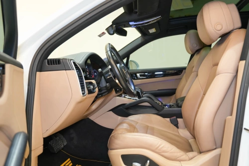 Porsche Cayenne 3.0L Petrol 2019 - White Exterior - Carsooq