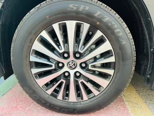TOYOTA GRANVIA 3.5L PREMIUM 6 SEATER 2026