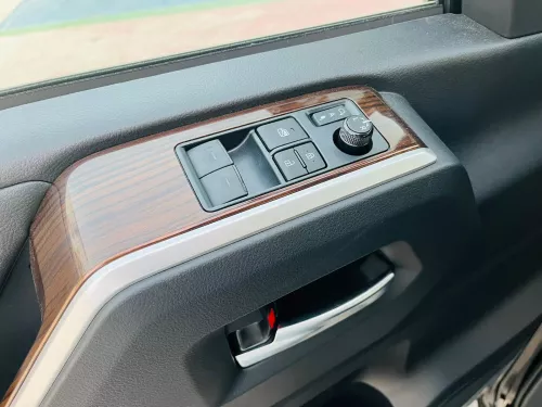 TOYOTA GRANVIA 3.5L PREMIUM 6 SEATER 2026