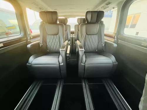 TOYOTA GRANVIA 3.5L PREMIUM 6 SEATER 2026