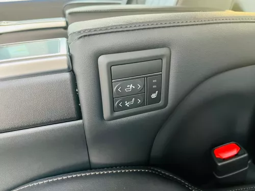 TOYOTA GRANVIA 3.5L PREMIUM 6 SEATER 2026