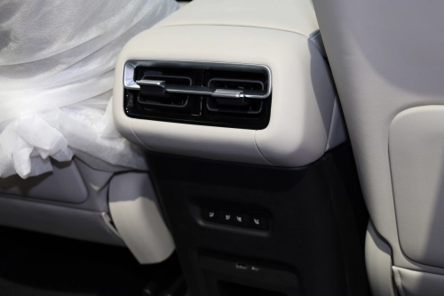 BYD Tang L Flagship Edition Fully Electric 2025 - Green - Carsooq