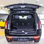 Chevrolet Suburban High Country 6.2L V8 2023 - Black - Carsooq - Thumbnail 5