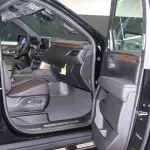 Chevrolet Suburban High Country 6.2L V8 2023 - Black - Carsooq - Thumbnail 13