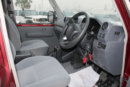 Toyota Land Cruiser LC76 Hardtop 2.8L Diesel 2025 - Red - Carsooq