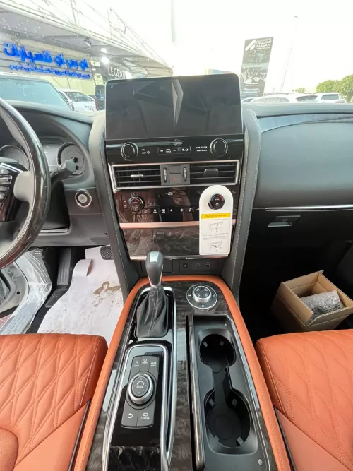 Nissan Patrol Platinum 5.6L Petrol 2025 - White - Carsooq