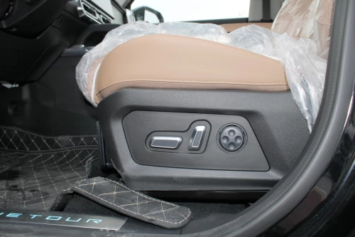 Jetour T2 Luxury 2.0L Petrol 2025 - Black / Beige - Carsooq