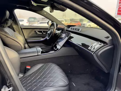 Mercedes-Benz S580 4.0L Petrol 2022 - Black - carsooq