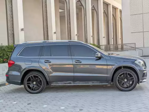 Mercedes-Benz GL500 4.7L Petrol 2015 - Grey / Beige - carsooq