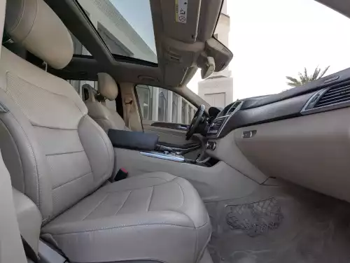Mercedes-Benz GL500 4.7L Petrol 2015 - Grey / Beige - carsooq