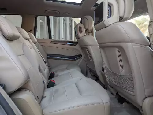 Mercedes-Benz GL500 4.7L Petrol 2015 - Grey / Beige - carsooq