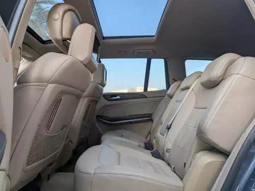 Mercedes-Benz GL500 4.7L Petrol 2015 - Grey / Beige - carsooq