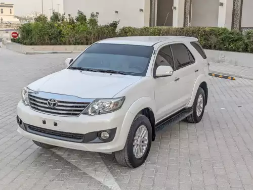 Toyota Fortuner SR5 2.7L Petrol 2013 - White - Carsooq