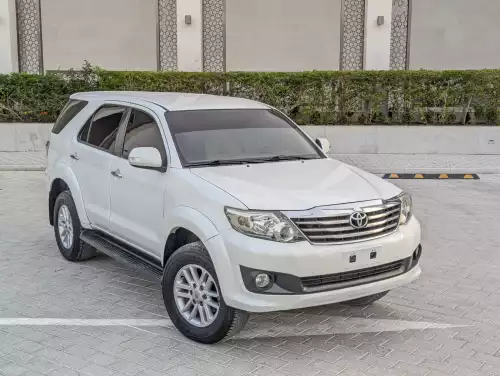 Toyota Fortuner SR5 2.7L Petrol 2013 - White - Carsooq