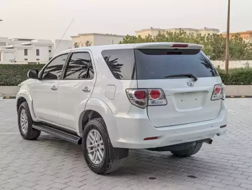 Toyota Fortuner SR5 2.7L Petrol 2013 - White - Carsooq