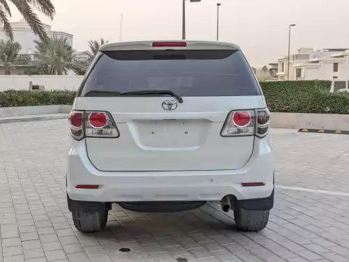 Toyota Fortuner SR5 2.7L Petrol 2013 - White - Carsooq