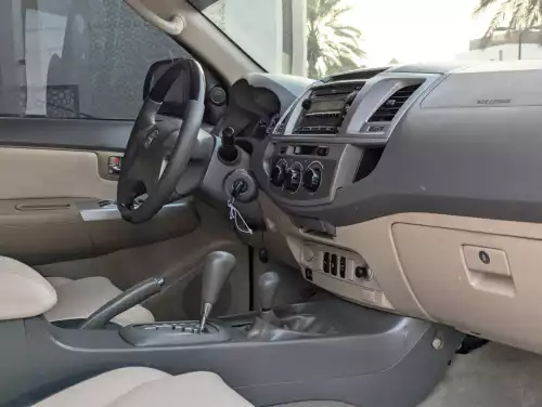 Toyota Fortuner SR5 2.7L Petrol 2013 - White - Carsooq