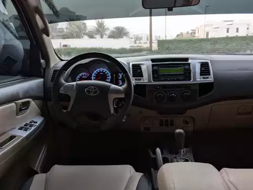 Toyota Fortuner SR5 2.7L Petrol 2013 - White - Carsooq