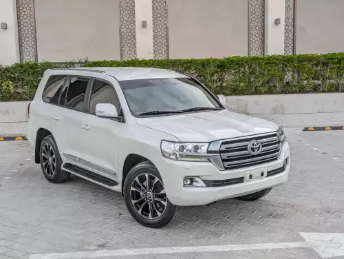 Toyota Land Cruiser 4.5L Diesel 2019 - White - Carsooq
