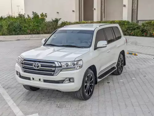 Toyota Land Cruiser 4.5L Diesel 2019 - White - Carsooq