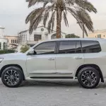 Toyota Land Cruiser 4.5L Diesel 2019 - White - Carsooq - Thumbnail 4