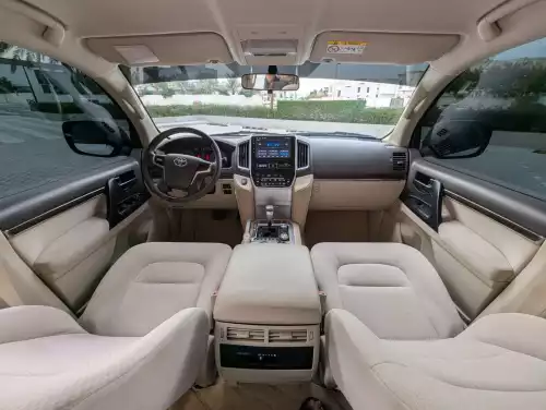 Toyota Land Cruiser 4.5L Diesel 2019 - White - Carsooq