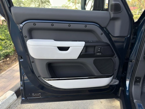 Land Rover Defender 110 S 5.0L Petrol 2026 - Blue