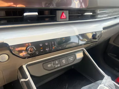 Brand New Kia Carnival 3.5L V6 8-Seater 2025 - White