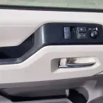 Toyota Hiace 2.8L Diesel 2026 14-Seats M/T GL-Grade Full  - Thumbnail 8
