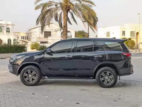 Toyota Fortuner EXR 2.7L Petrol 2017 Face-Lifted 2025 - Black