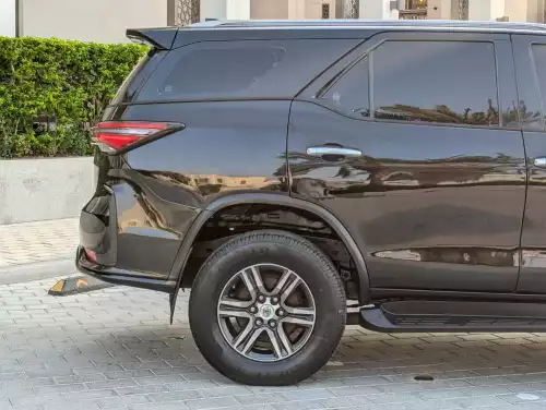 Toyota Fortuner EXR 2.7L Petrol 2017 Face-Lifted 2025 - Black