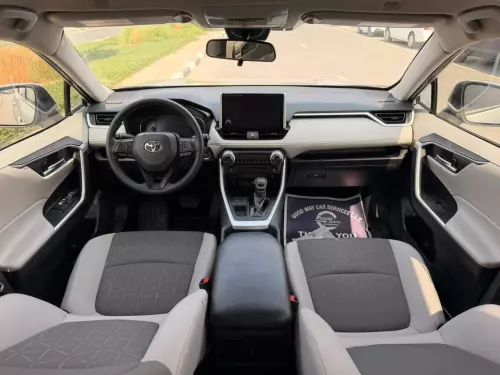 Toyota Rav4 XLE 2.5L Petrol 2025 Model Year Silver Color Exterior