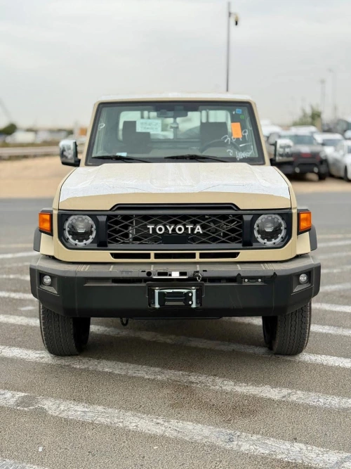 Toyota Land Cruiser LC 79 Pick-Up 4.0L Petrol 2026 Model Year Beige Color Exterior 