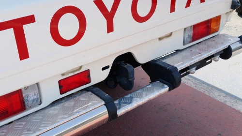 Toyota Land Cruiser LC79 Pick Up 2.8L Diesel 2025 - White Exterior 