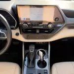 Toyota Highlander Platinum 2.5L Hybrid 2024 Model Year Silver Color Exterior  - Thumbnail 4